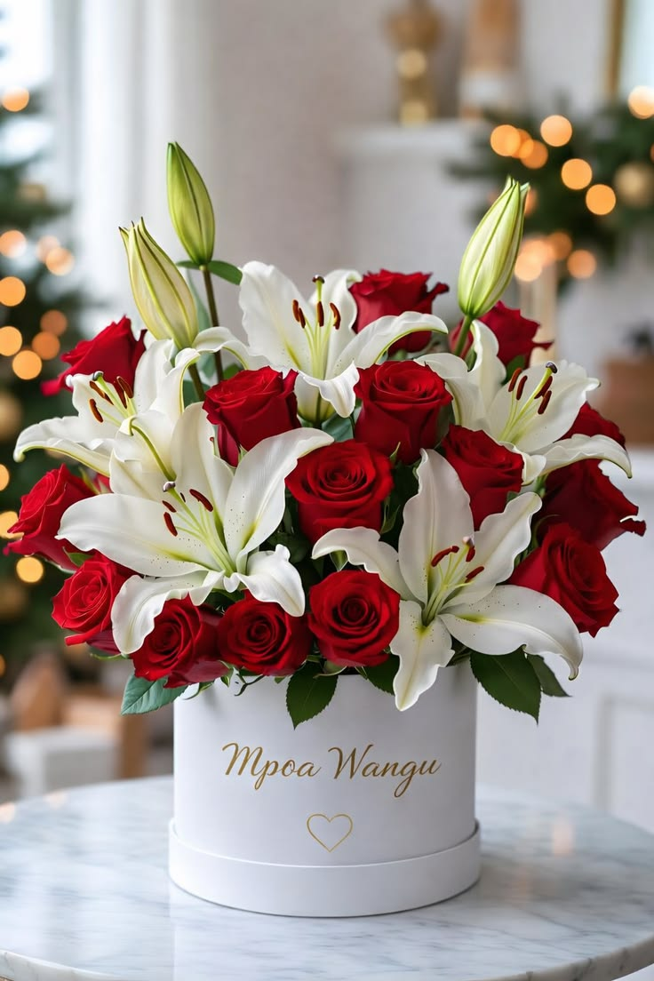 Box Luxury Cilíndrico de Lirios Blancos y Rosas Rojas