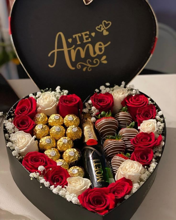 Box Corazón Luxury Moët, Rosas y Fresas